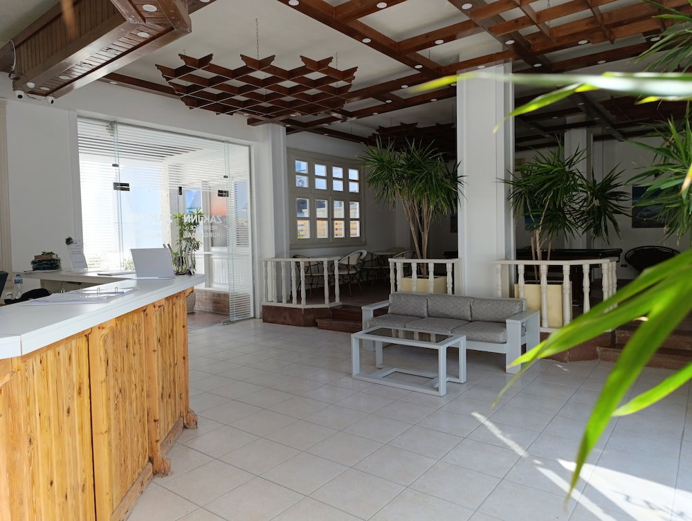 Zak Inn Residence