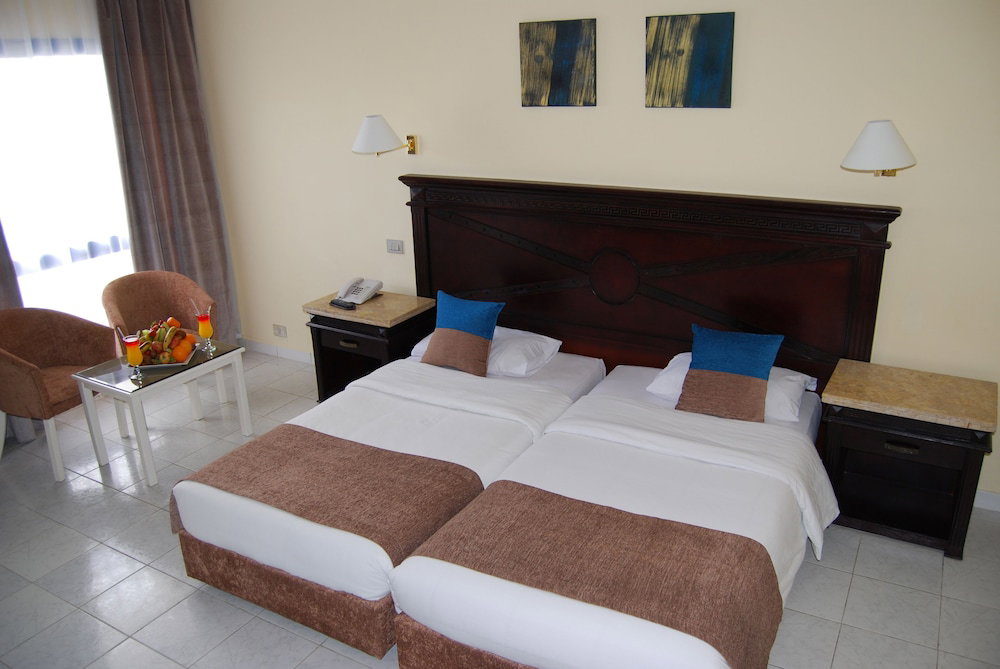 Cataract Resort Naama Bay