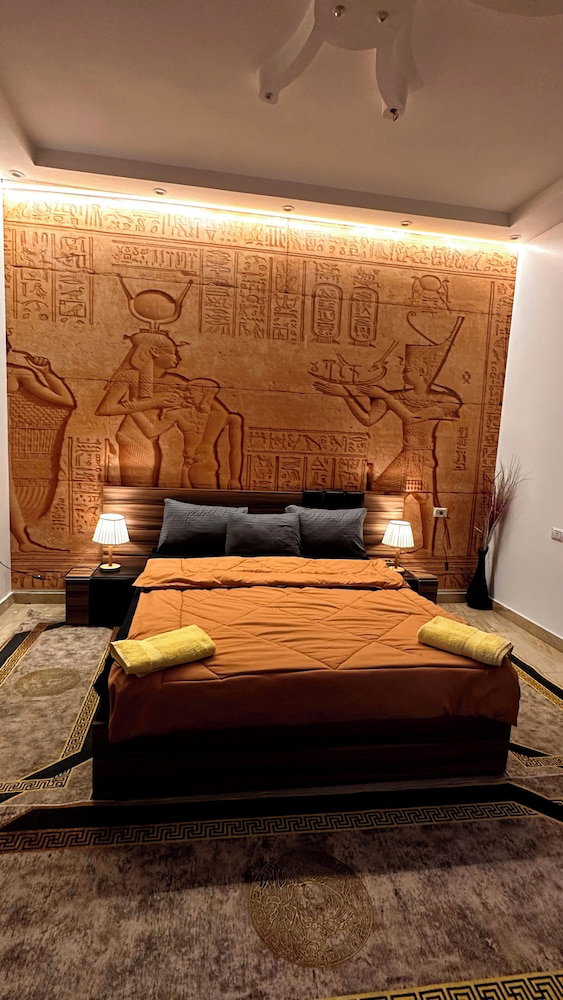 Hotel Pyramids Gold Sand Inn