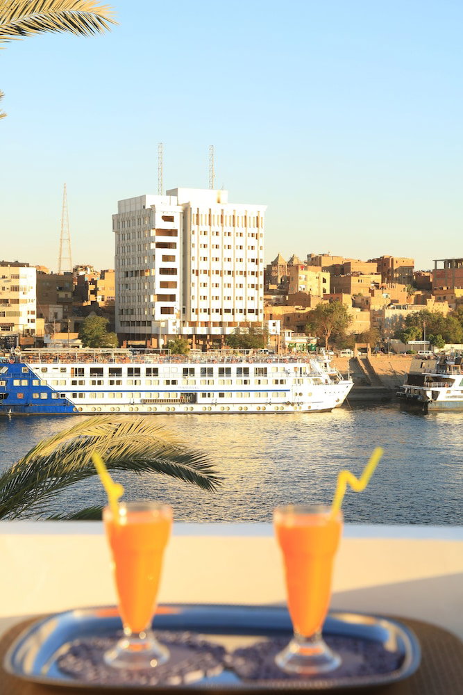 Hotel Crystala Guest House