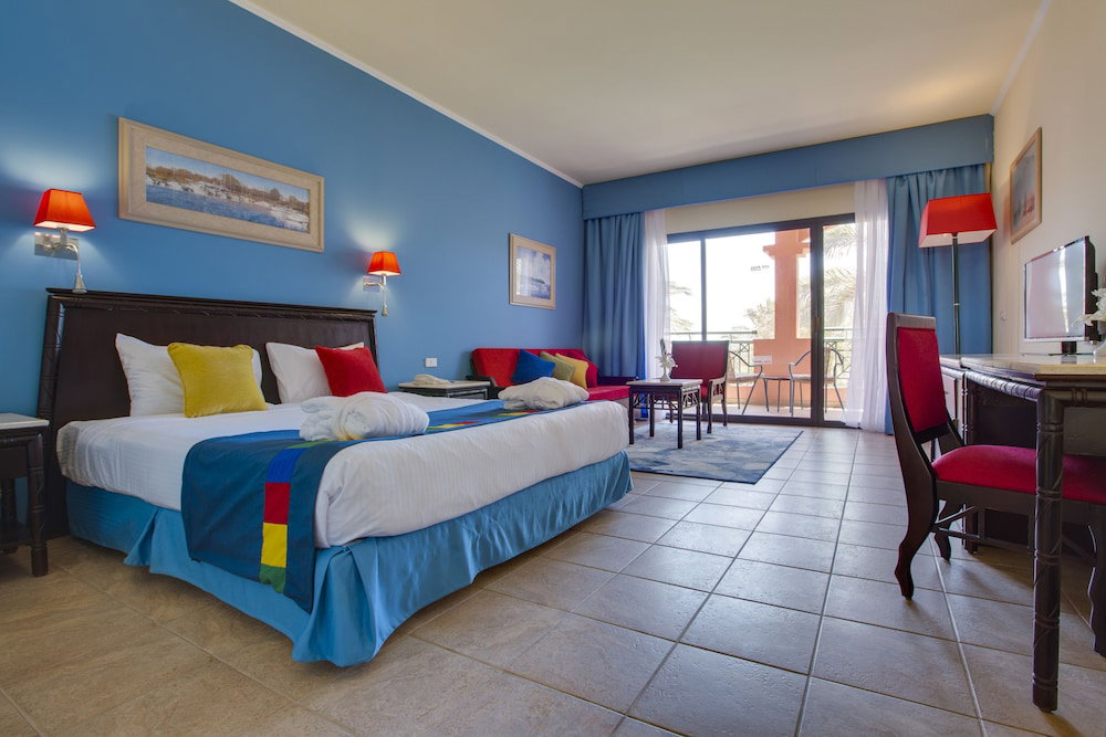 Parrotel Aquapark Resort