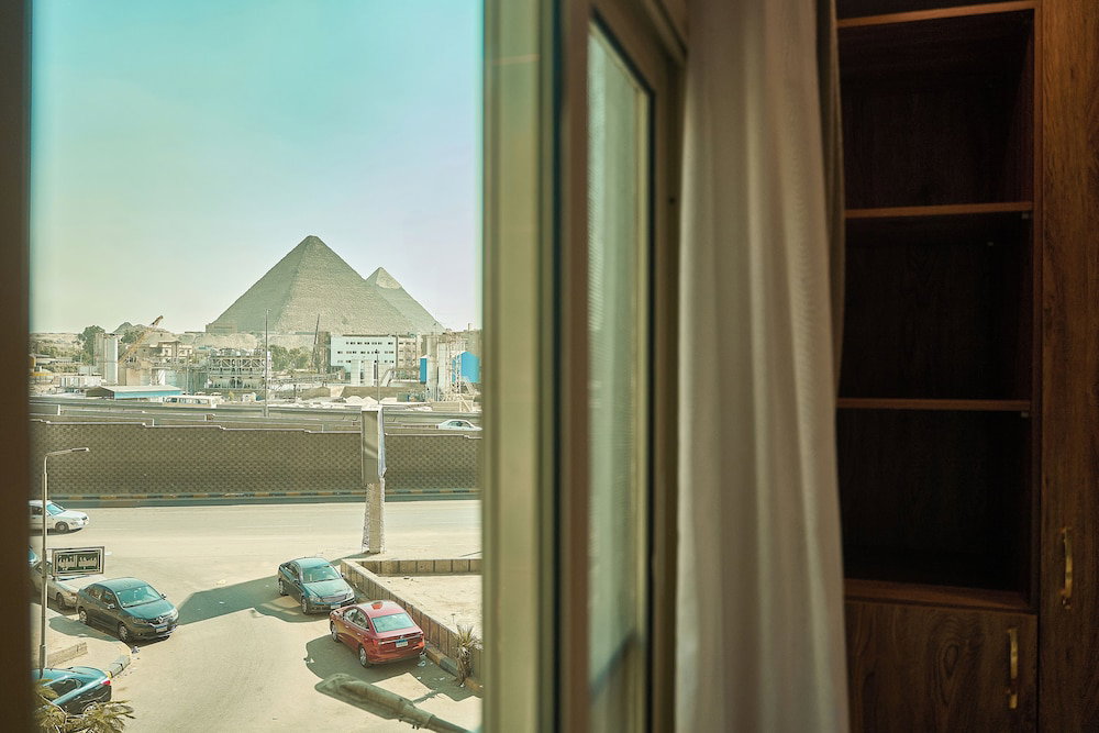Hotel New Gold's Pyramids Hotel