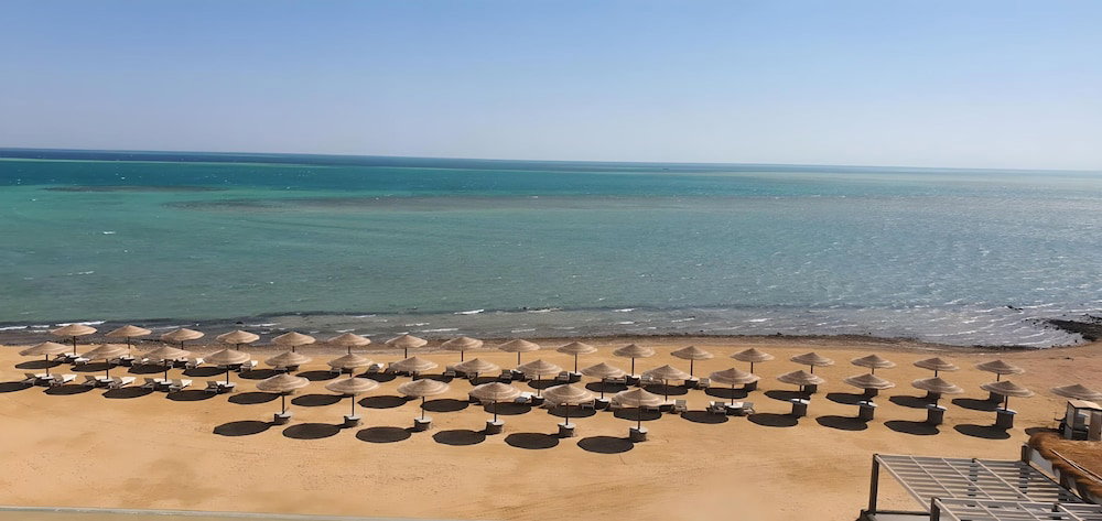Hotel Fanadir Bay Suites&Beach Resort