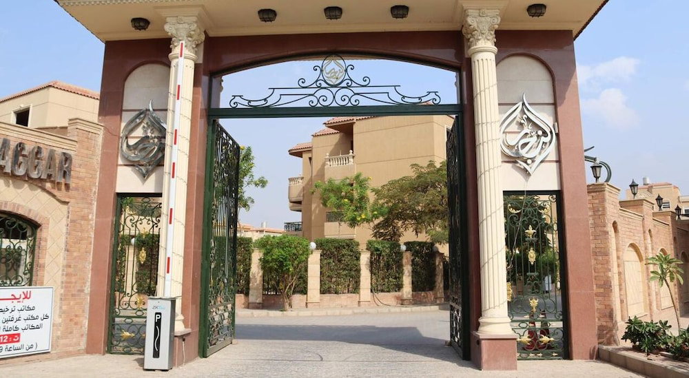 Hotel Luca Pyramids Inn