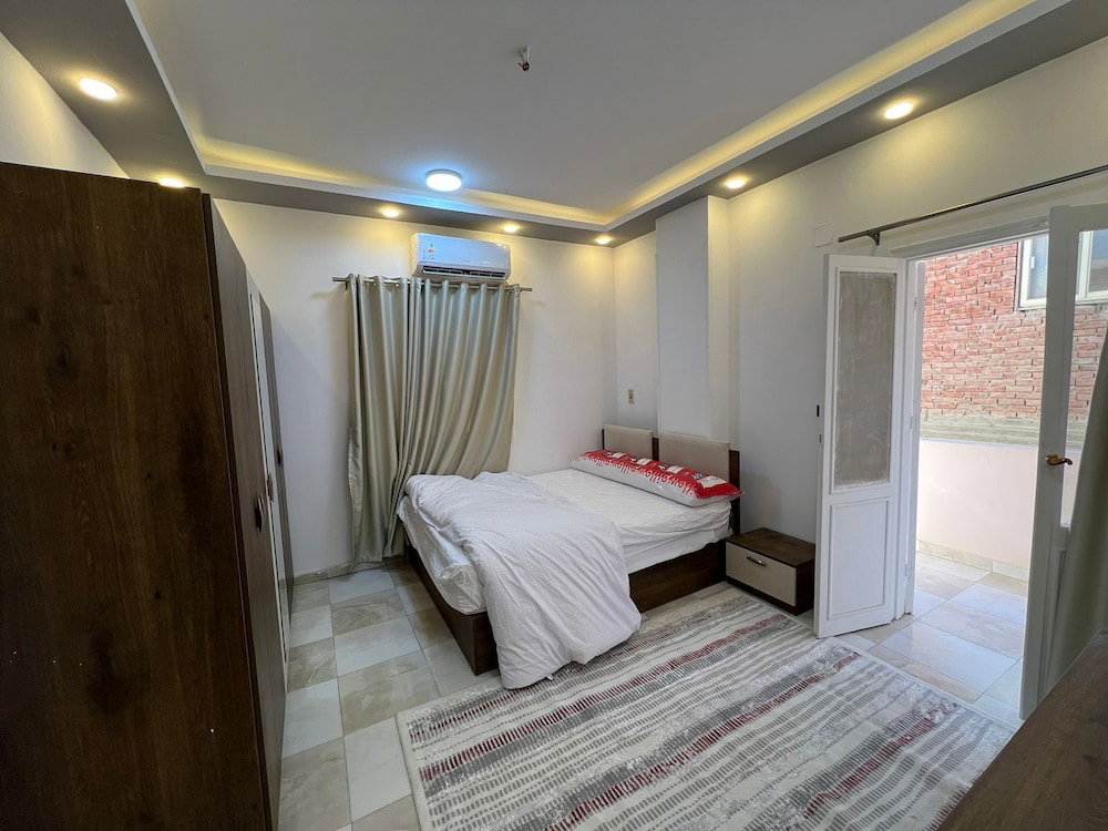 Hotel Spacious 2-Bedroom Apartment