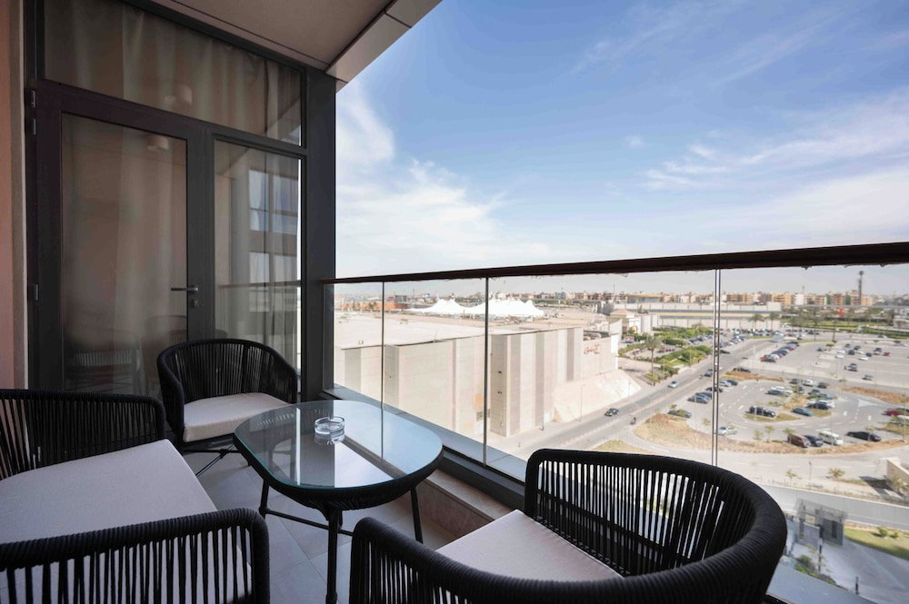 Hotel Aeon Towers Residence - Birdnest