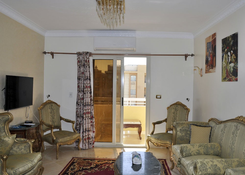 Hotel Mercy Gardenia Apartment.