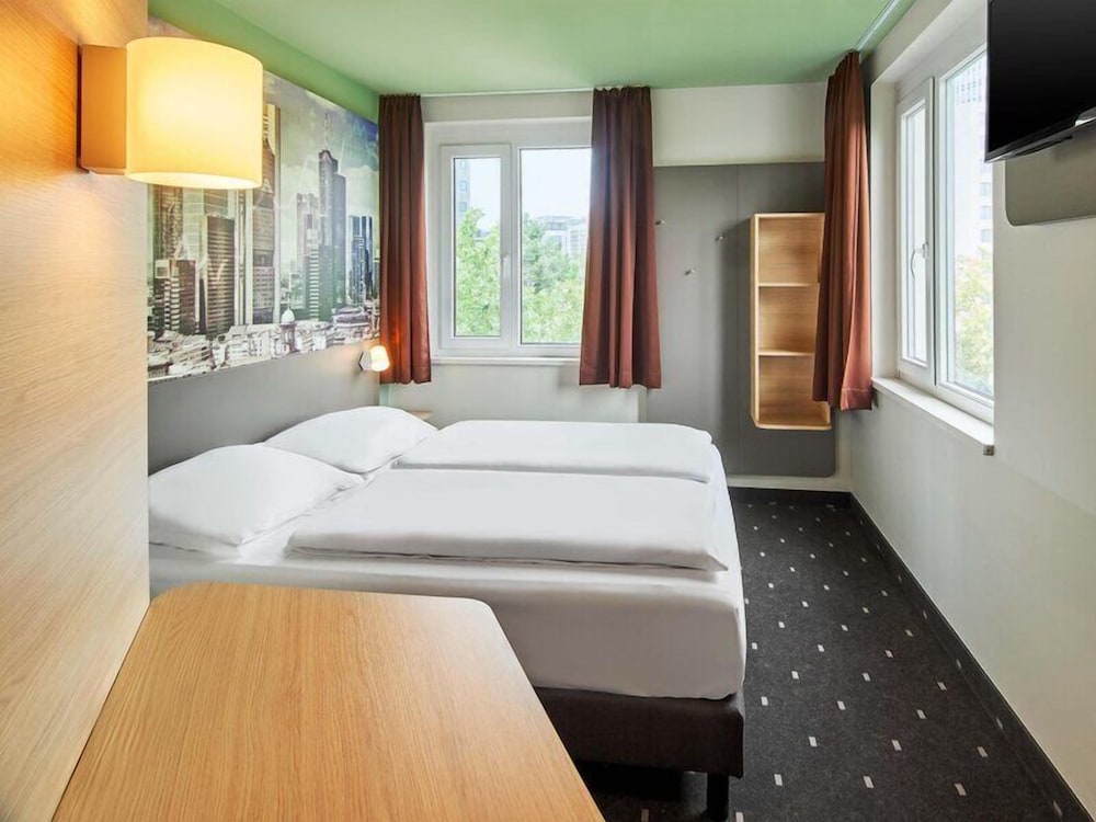 Hotel B&B Hotel Frankfurt-West