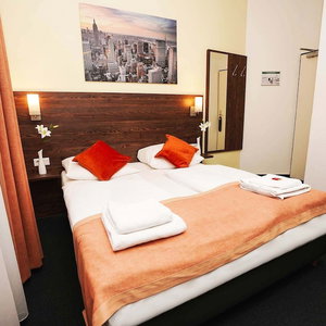 Hotel Hotel Little Paris By Ans cazare Gallus
