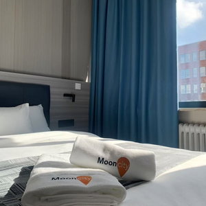 Hotel Mooncity Hotel & Boardinghouse cazare Gallus
