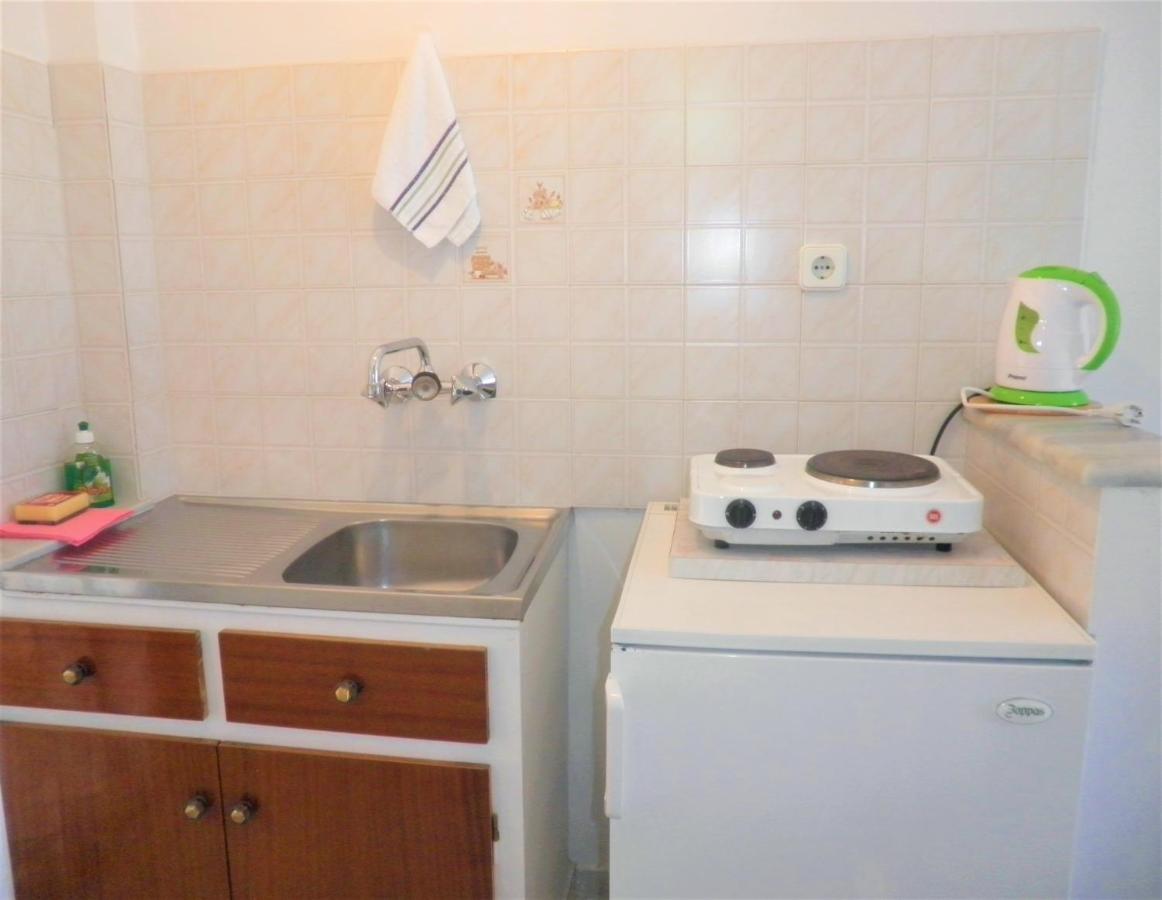 Hotel Aktipis Studios