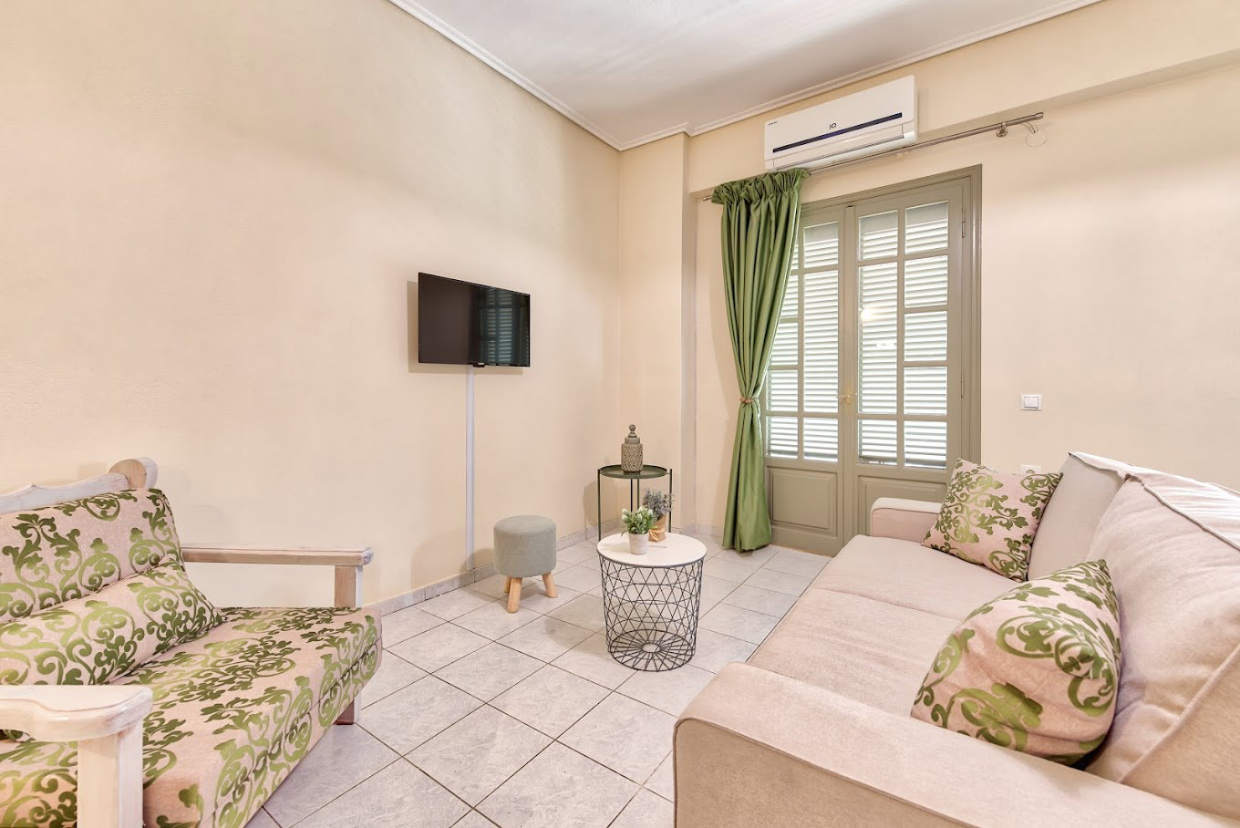 Kallas Apartments