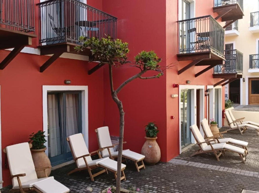 dal travel Grecotel Plaza Beach House