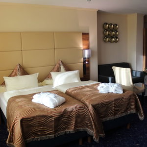 Hotel Grand Hotel Empire Frankfurt cazare Gallus