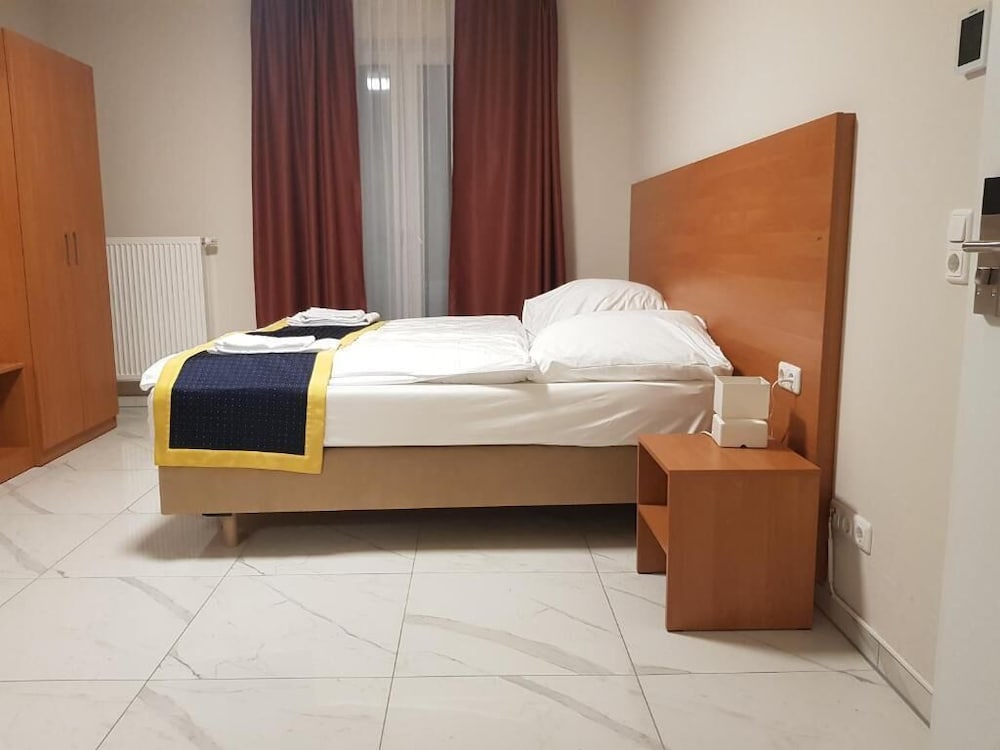 Hotel Hotel Emiliana Am Bahnhof