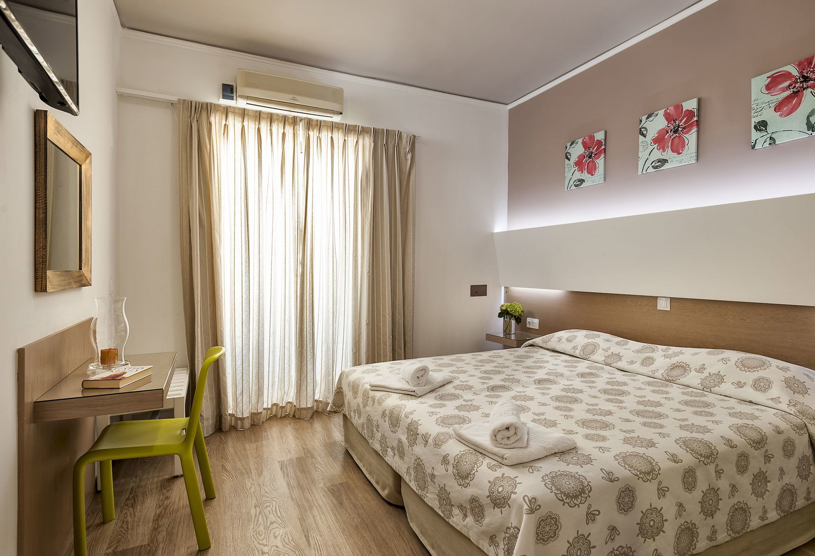 Elina Hotel