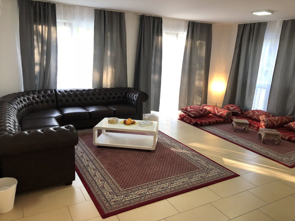 Hotel Sahara Falcon
