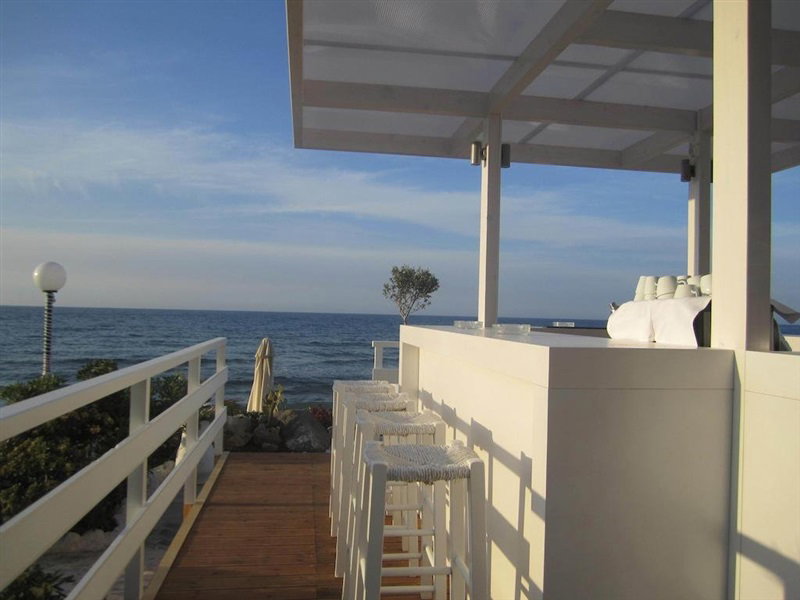 dal travel Petradi Beach