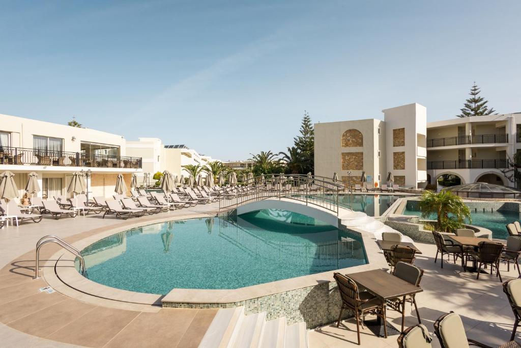 Hotel Vantaris Palace