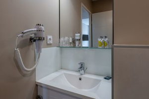 Hotel All Suites Appart Hotel Bordeaux Marne cazare Bordeaux
