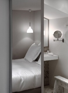Yndo Hotel