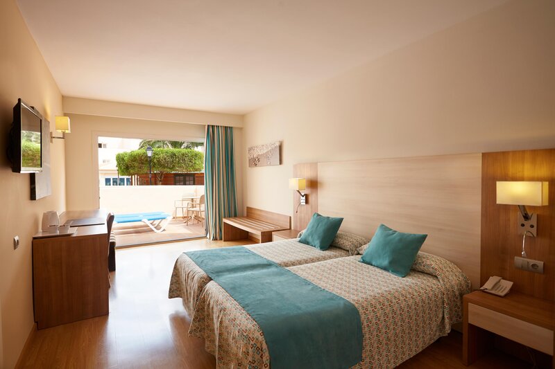 Invisa Hotel Cala Blanca