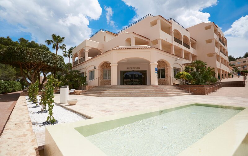Invisa Hotel Cala Blanca