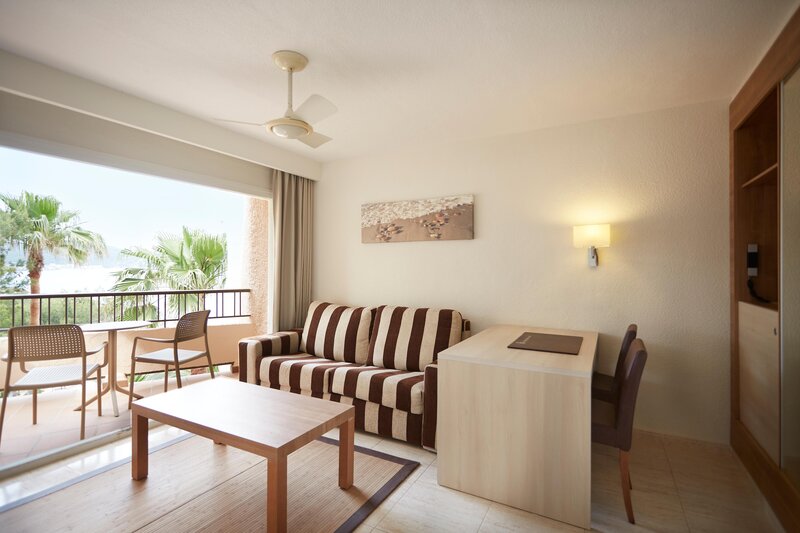 Invisa Hotel Cala Blanca