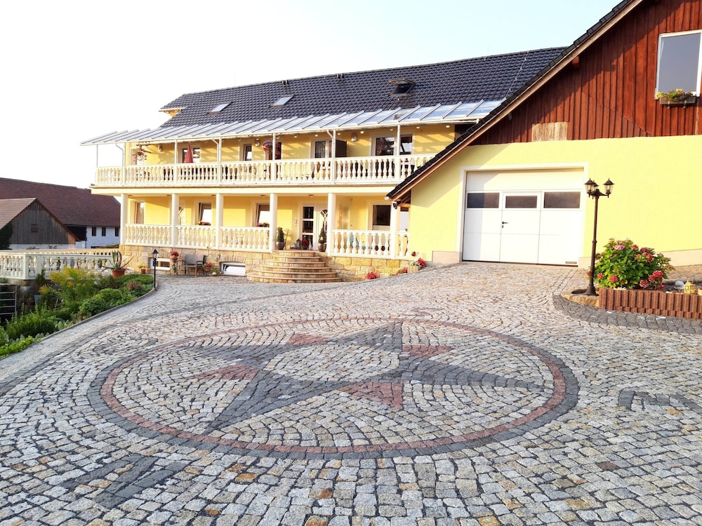 Hotel Verspielter Sachsischer Ruckzugsort