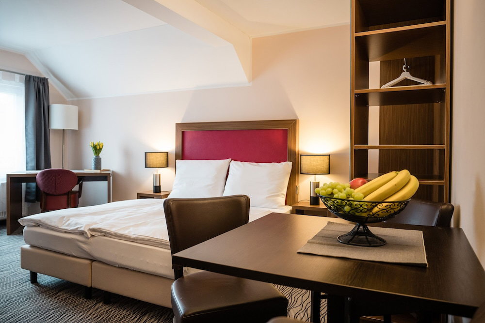 Hotel Point Hotel Apartments & Rooms