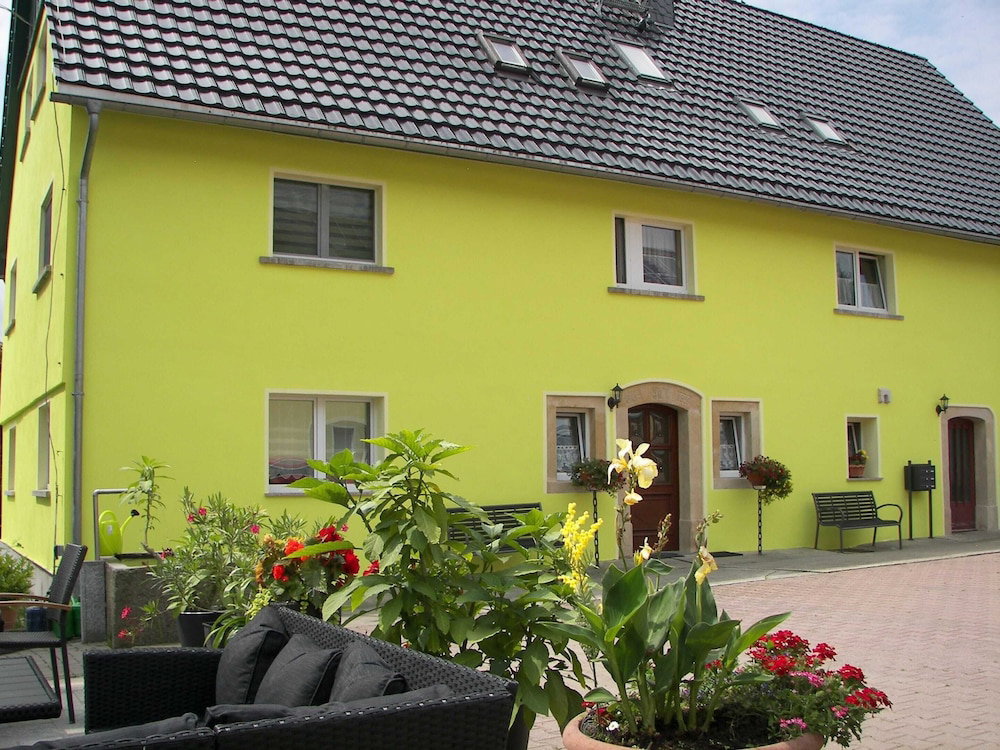 Hotel Charming Flat In Sebnitz With Garden