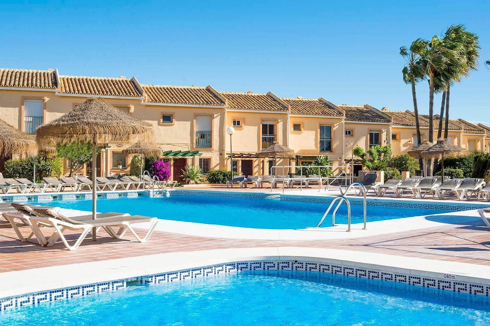 Hotel Ramada Hotel & Suites By Wyndham Costa Del Sol