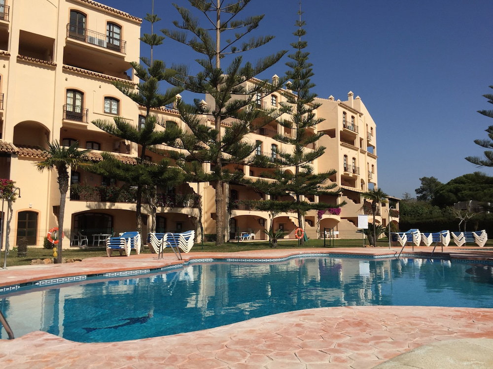 Hotel Apartamentos El Toro