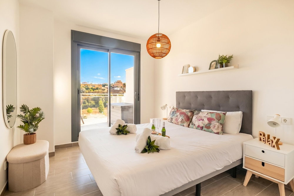 Hotel Luxury La Cala With Pool