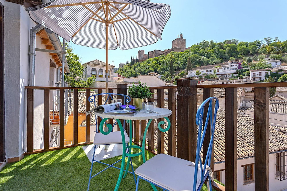 Hotel Luxury House In Granada Center. Reyes Ii