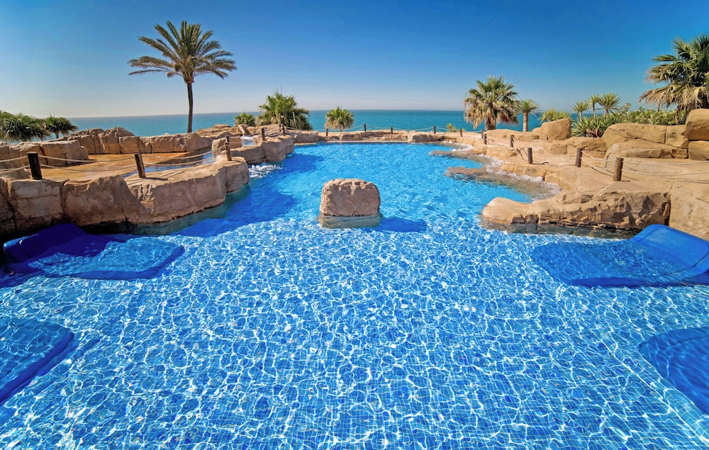 Hotel Holiday World Resort Affiliated By Meliá