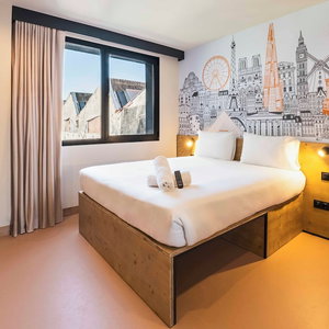 Hotel Easyhotel Madrid Alcala cazare Simancas