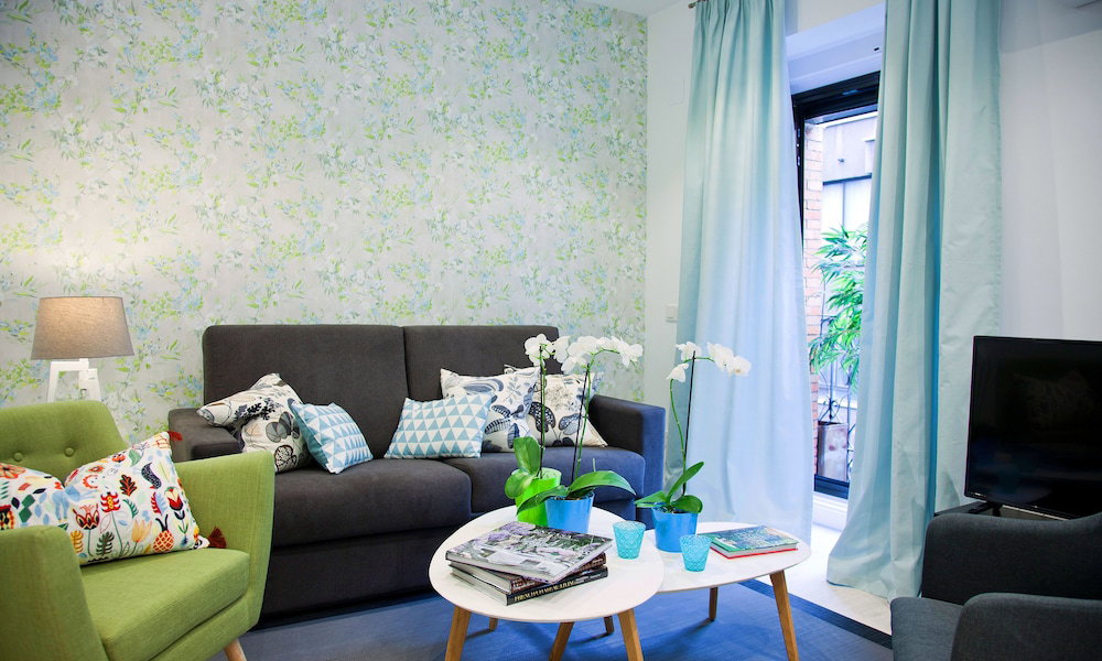 Hotel Feelathome Madrid Suites Apartments