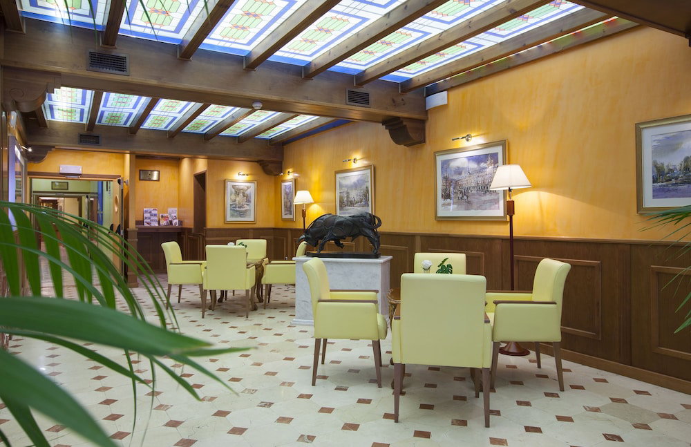 Hotel Hotel Agora Juan De Austria