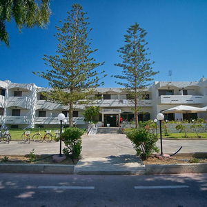 Hotel Frosini cazare Lampi