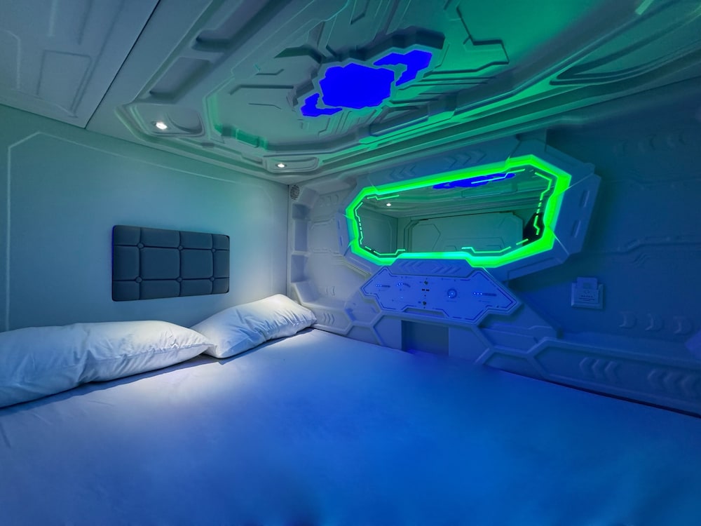 Hotel Hostel Space Capsule