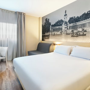 Hotel B&B Madrid Aeropuerto T1 T2 T3 cazare Coslada