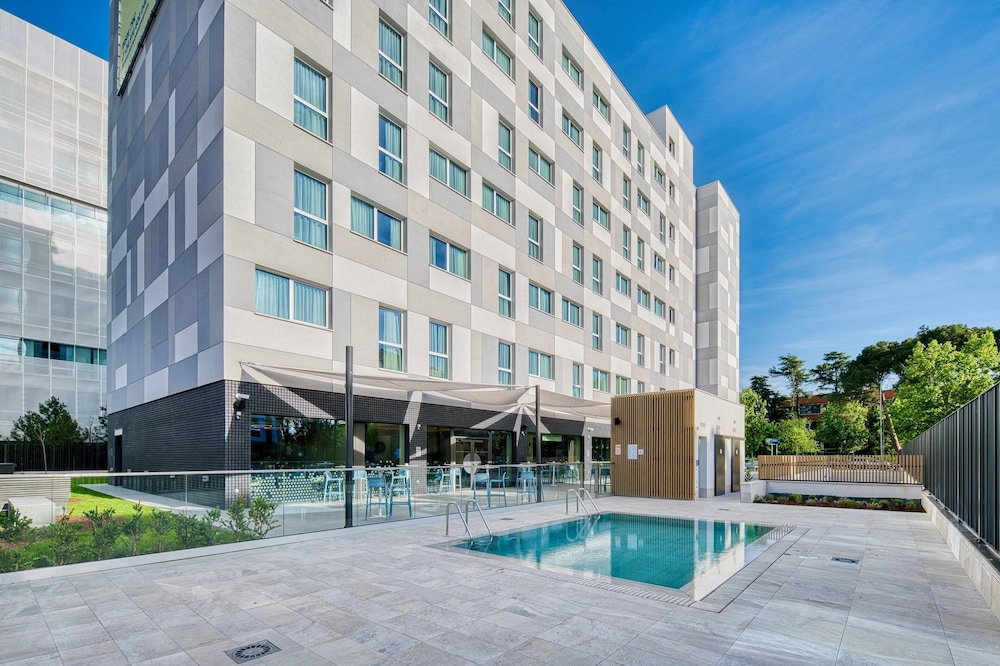 Hotel Holiday Inn Express Madrid Airport By Ihg