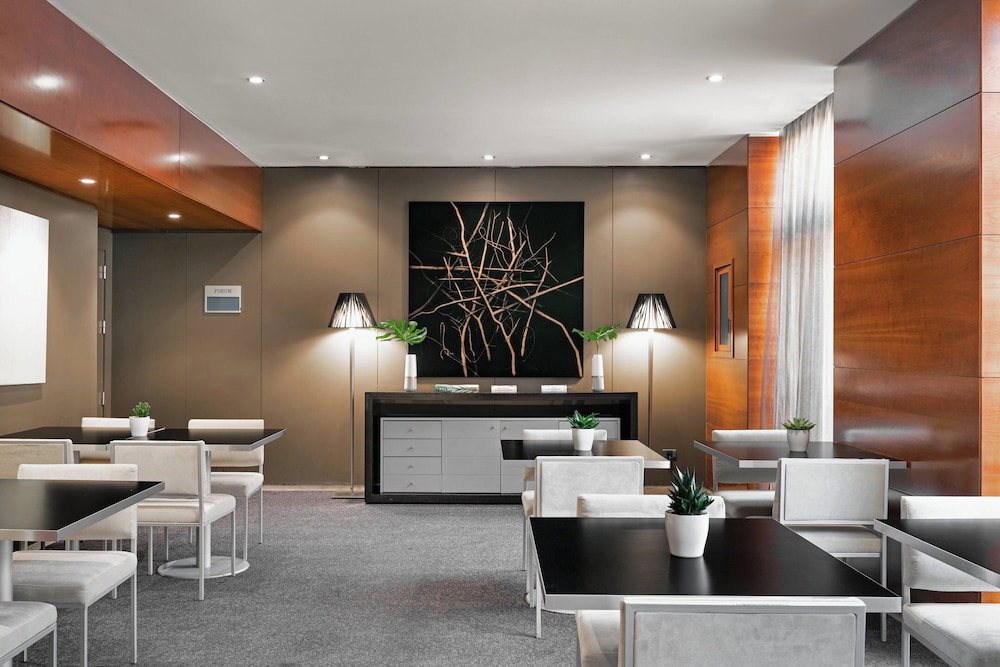 Hotel Ac Hotel Los Vascos By Marriott