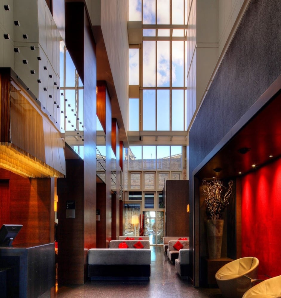 Olivia Plaza Hotel