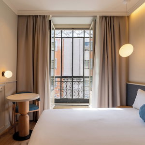 Hotel Petit Palace Plaza España cazare Madrid Centro