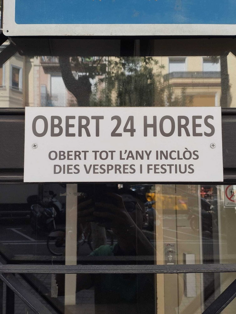 Hotel Alberg Sants Bcn.