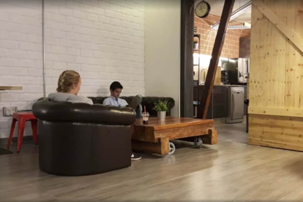 Hotel Far Home Atocha