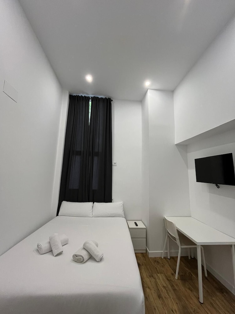 Hotel Hostal Bernabeu 2
