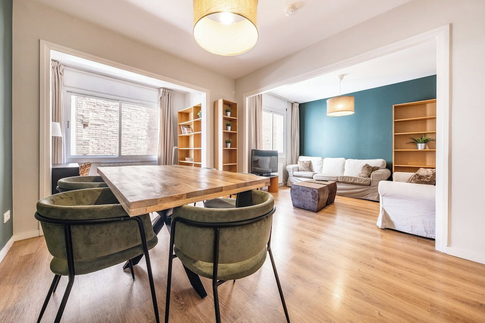 Hotel Ainb Barcelona Sants Apartments